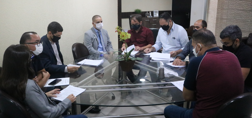 Auditores fiscais participam de reunião sobre Plano de Cargos na Câmara de Parnamirim