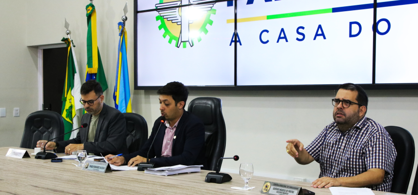 Comissão de Constituição Legislação e Redação Final debate 23 projetos de lei