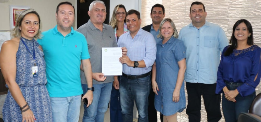Mesa diretora assina contrato para obra de reforma e ampliação da Câmara de Parnamirim