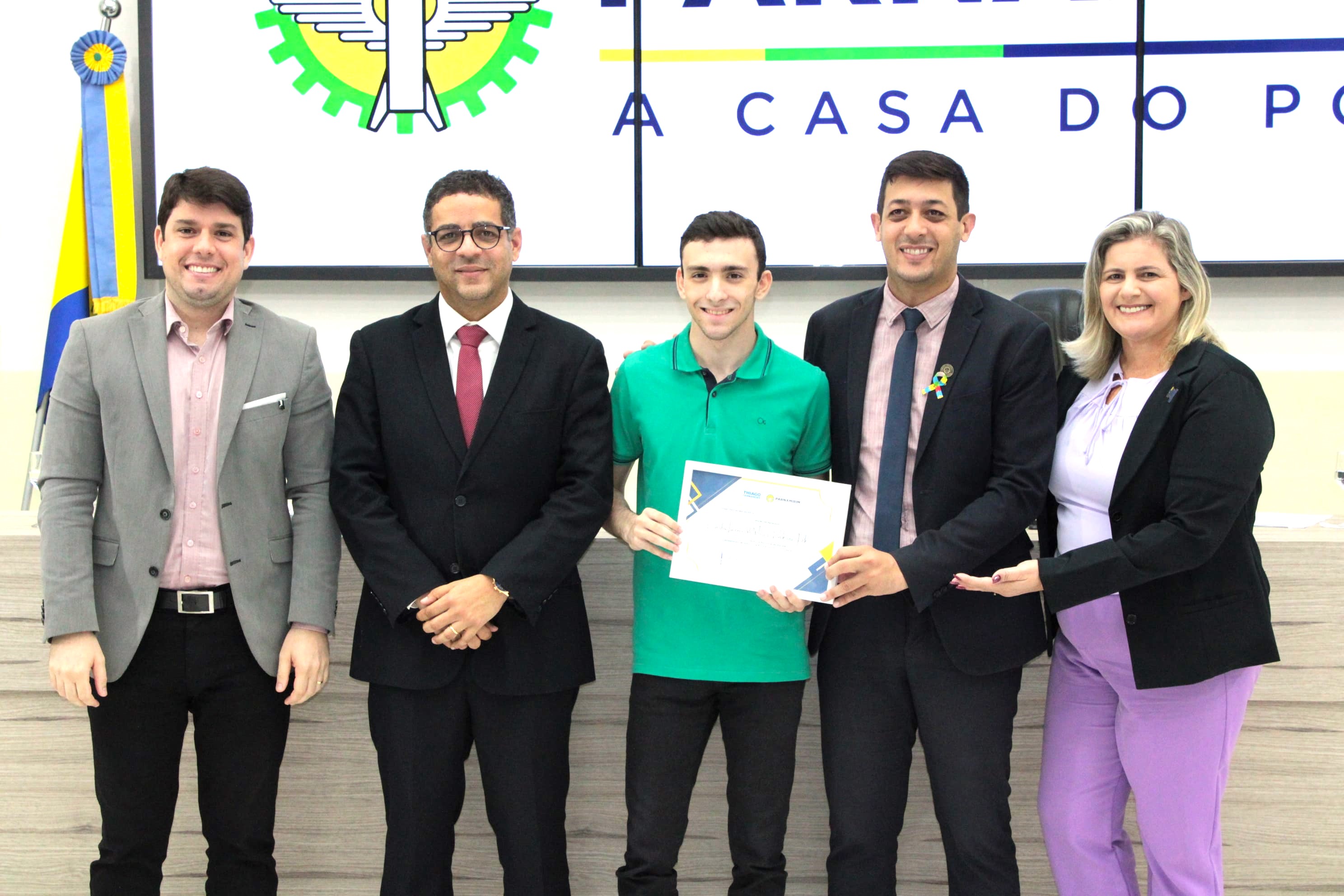 Atleta municipal de Karatê recebe Moção de Aplausos na Câmara de Vereadores