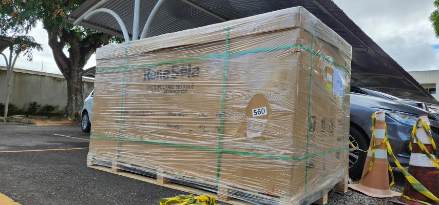 Casa Legislativa recebe placas para instalação de energia solar
