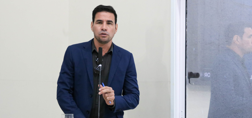 Vereador Michael Borges discute abandono de animais em situação de vulnerabilidade durante a 121ª Sessão Ordinária 