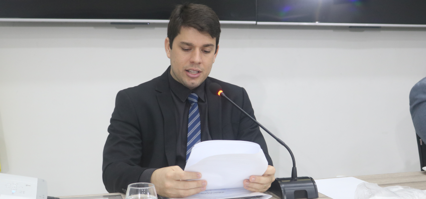 Vereadores Gabriel César e Fativan Alves fazem uso da tribuna durante a 51ª Sessão Ordinária