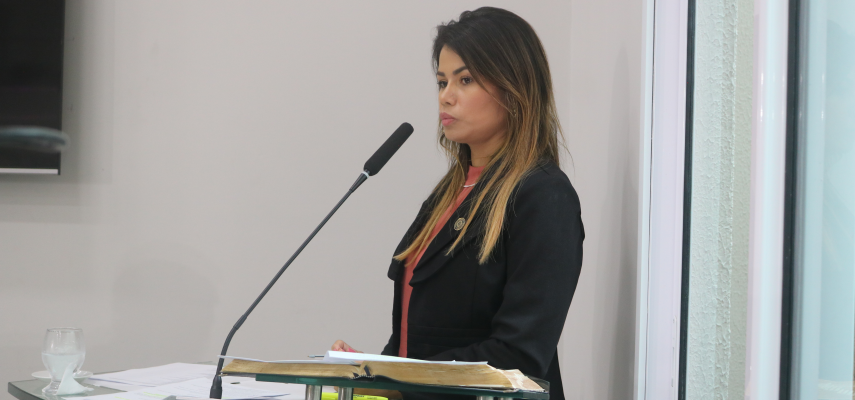 Vereadora Rhalessa de Clênio aborda saúde de pacientes com câncer em Parnamirim