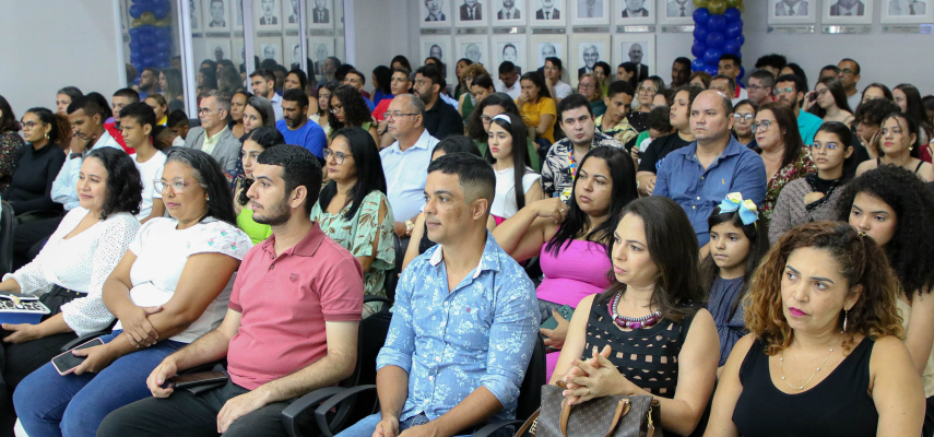 Comenda Aluno Nota 10 é entregue na Câmara de Parnamirim 