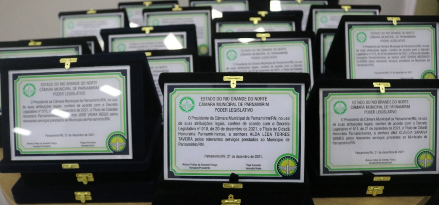 Câmara de Parnamirim homenageia personalidades com título de cidadão 	