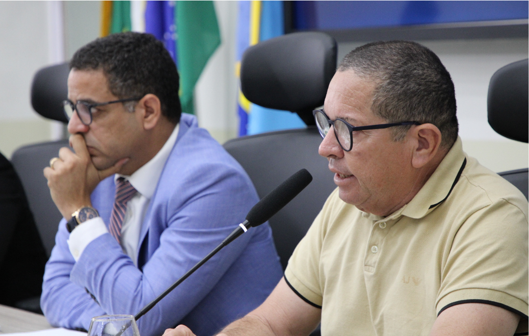 Secretário presta esclarecimentos sobre obras