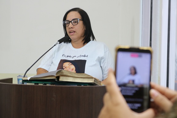 Tribuna Livre debate violência contra mulher