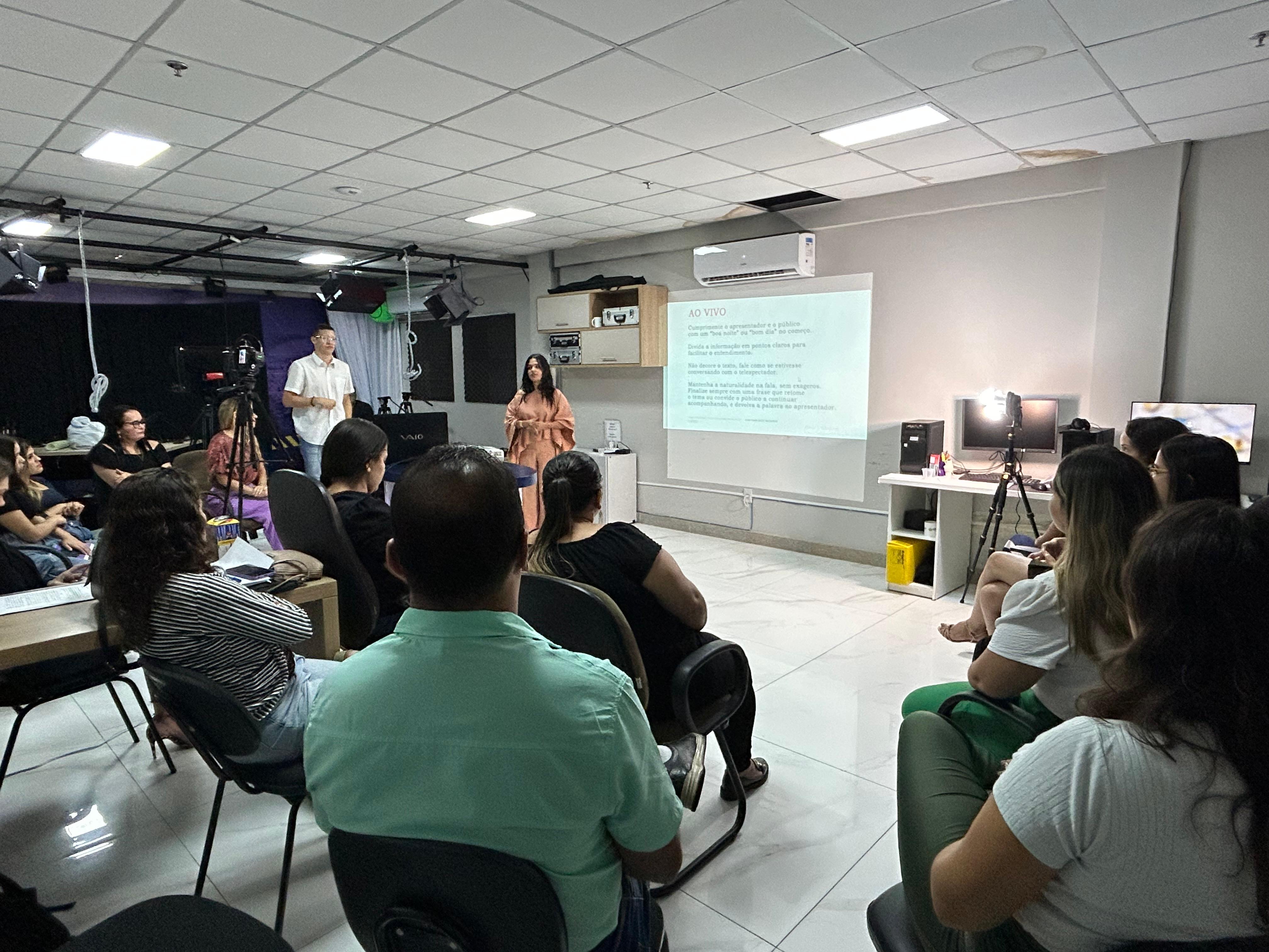 Colaboradores da TV Câmara participam de oficinas de capacitação