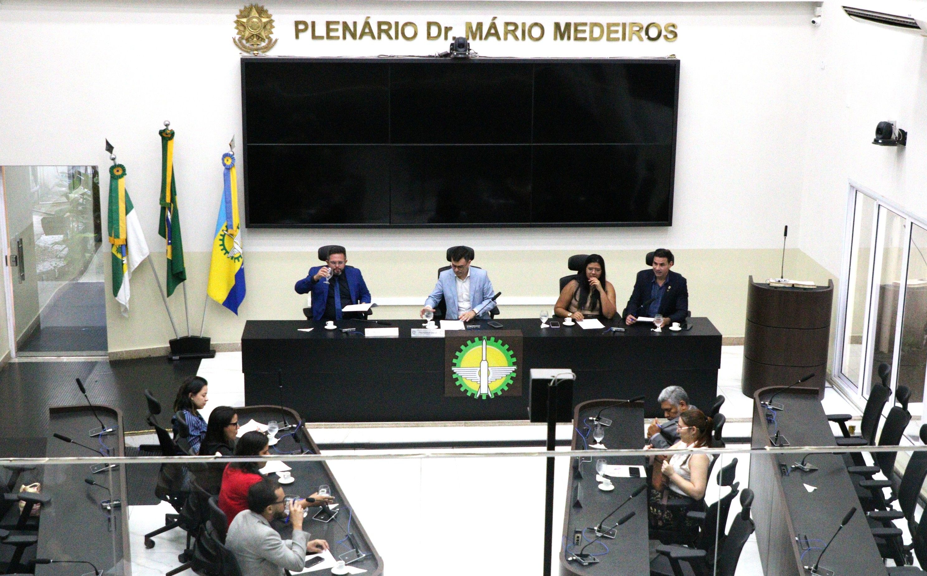 10ª reunião de 2025 da CCJ distribui 25 projetos