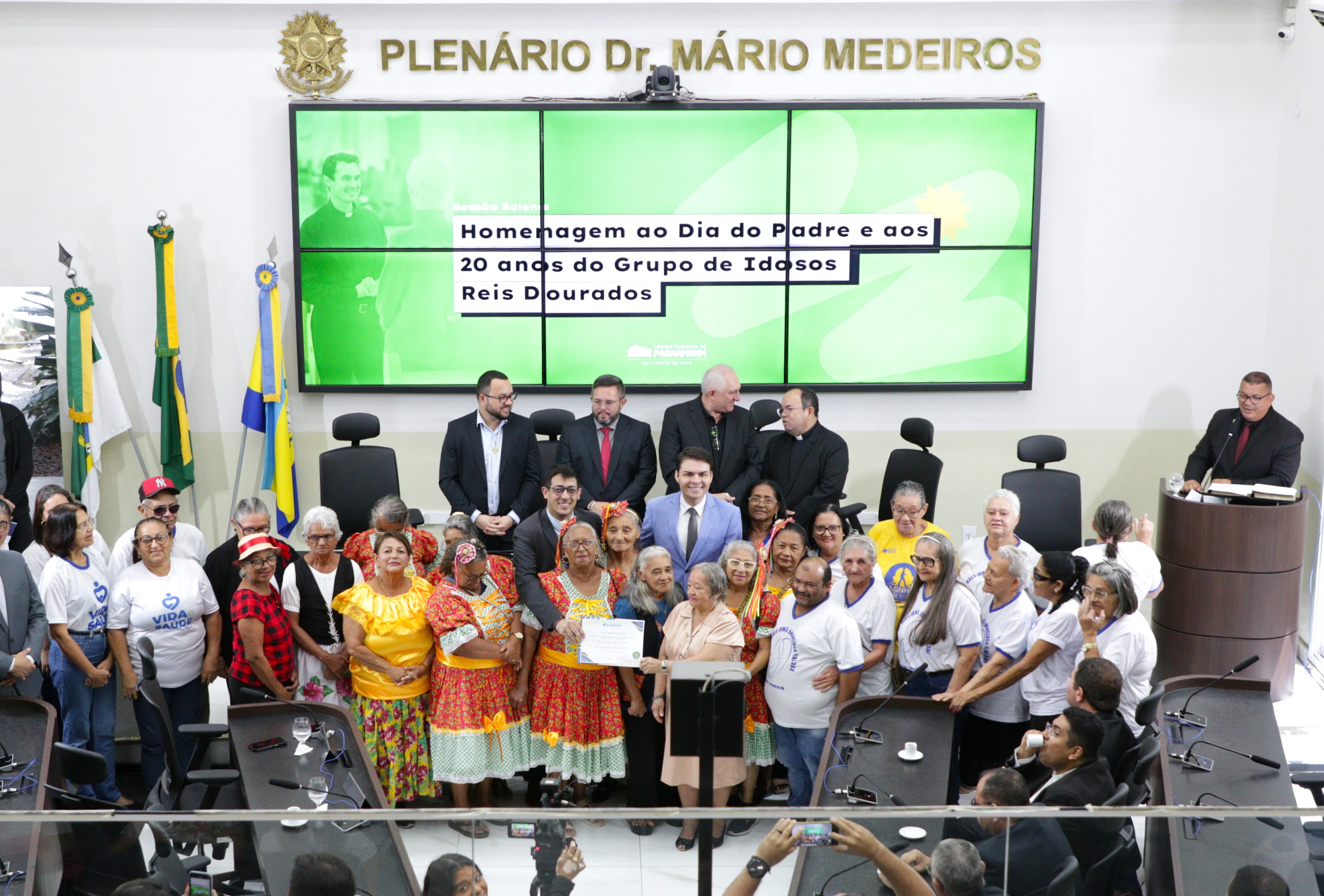 Grupo de Idosos Reis Dourados e Padres são homenageados em Sessão Solene na Câmara de Parnamirim