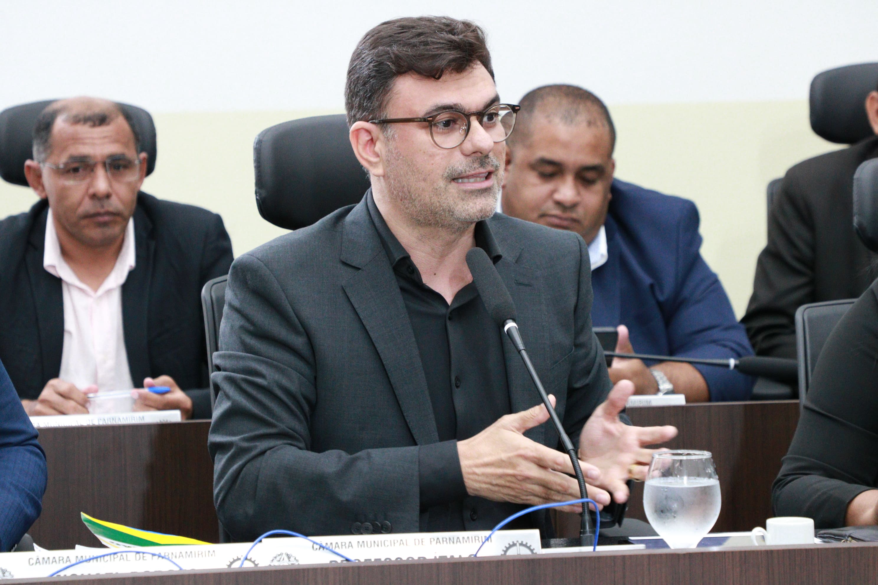 Sessão Solene homenageou os 80 anos da Escola Presidente Roosevelt