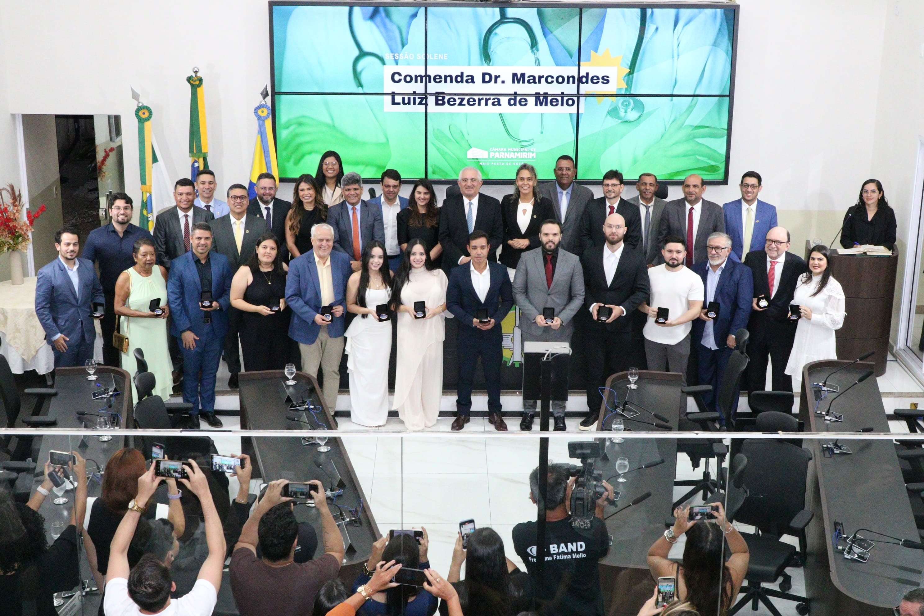 Câmara homenageou profissionais da medicina com a Comenda Dr. Marcondes Luiz Bezerra de Melo