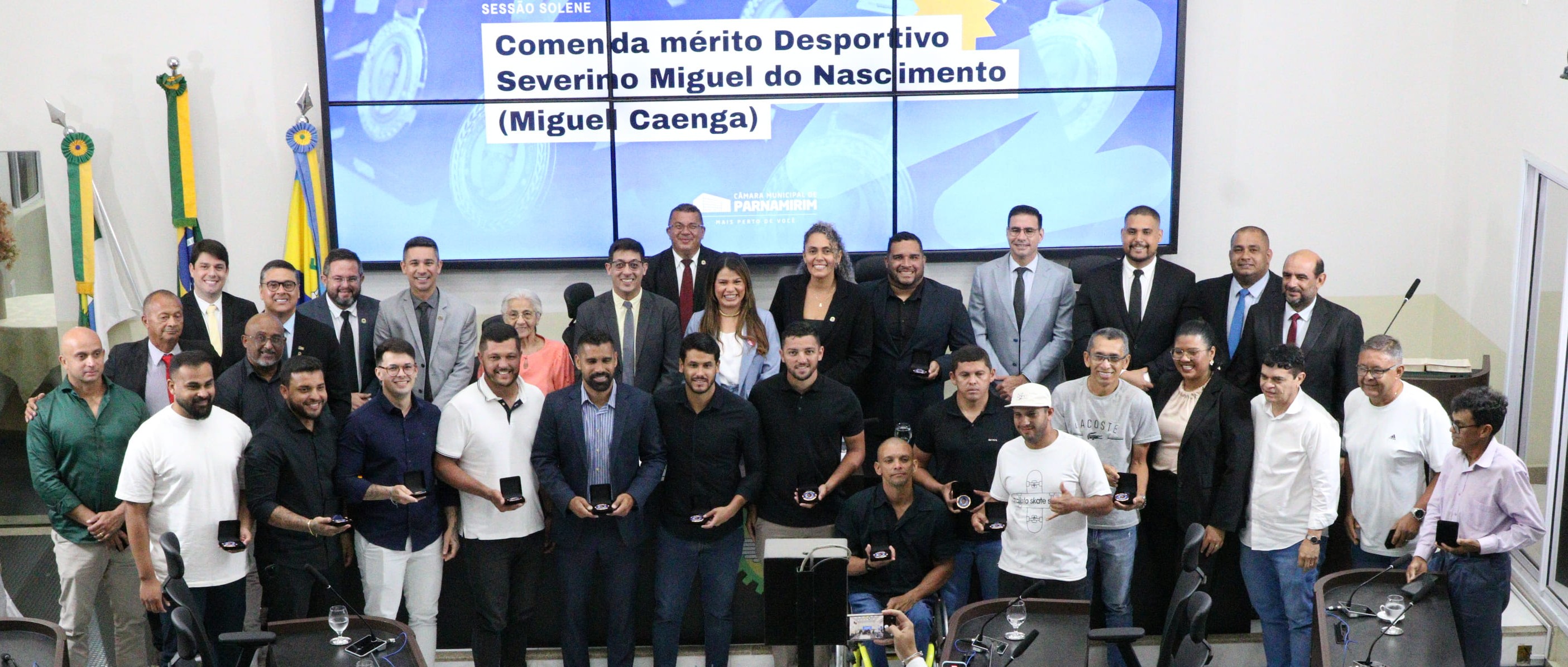 Esportistas foram homenageados com a Comenda Miguel Caenga