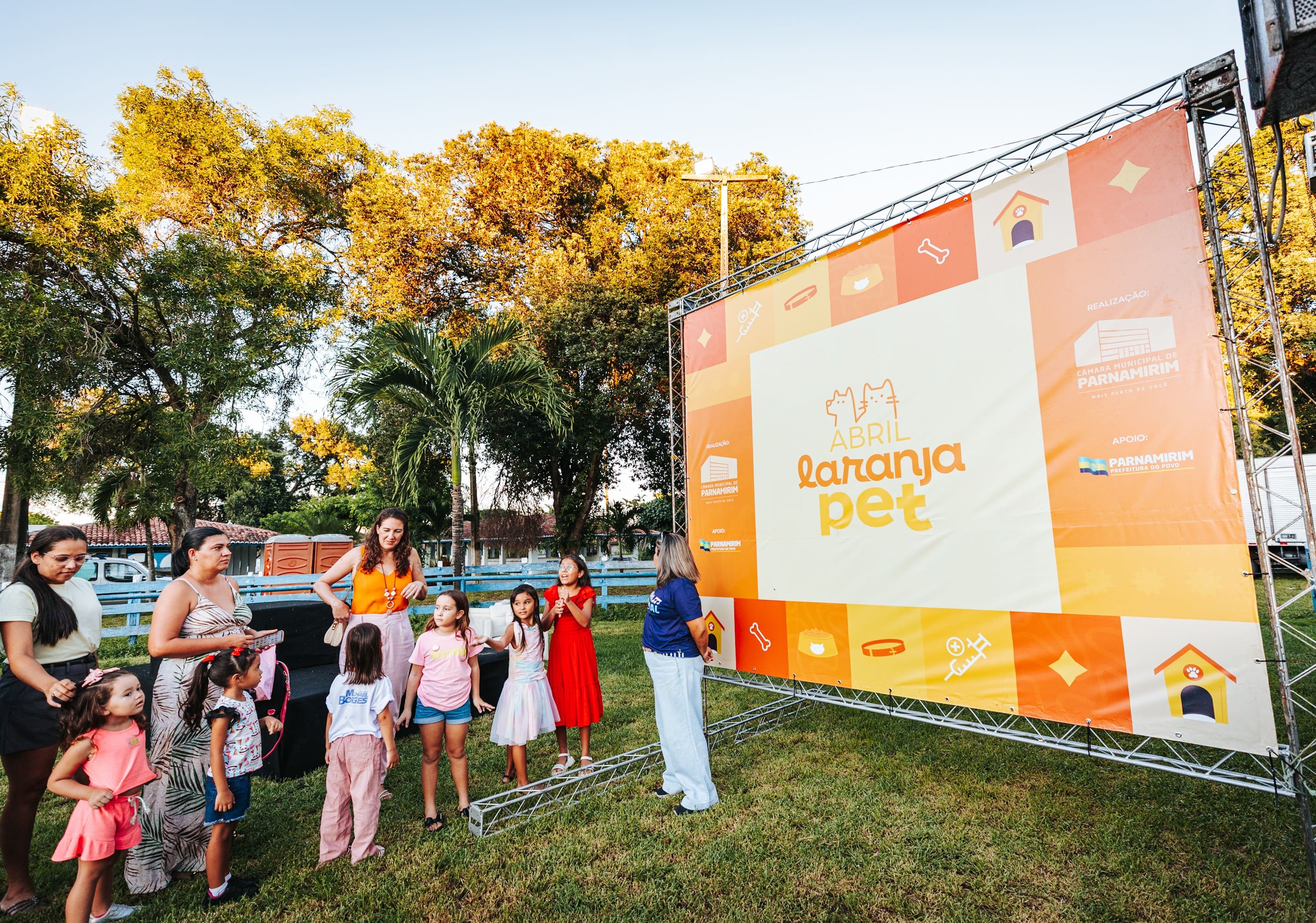 Câmara de Parnamirim realiza reunião para organizar Abril Laranja Pet