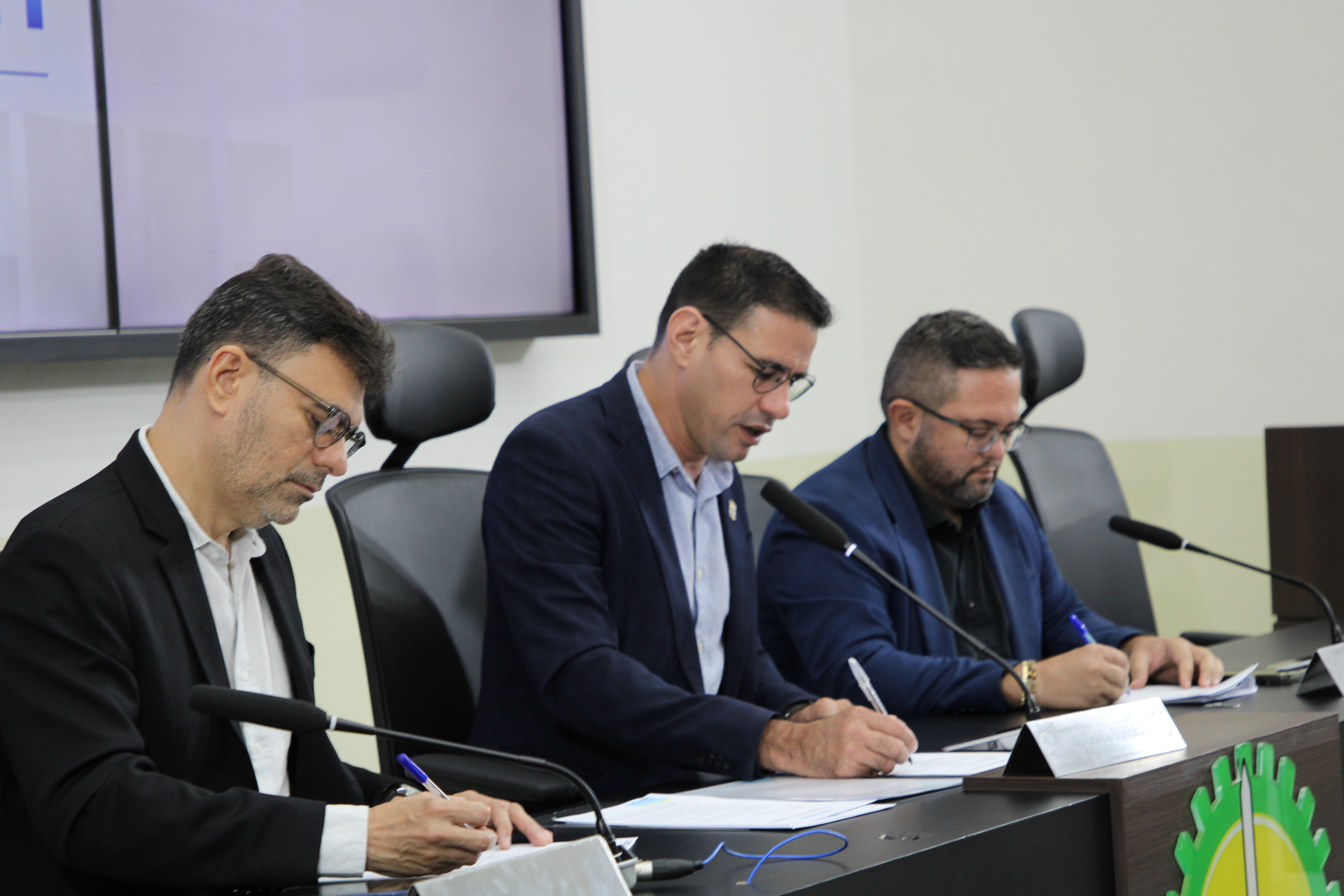 Comissão de Constituição e Legislação analisa projetos de lei em 8ª reunião
