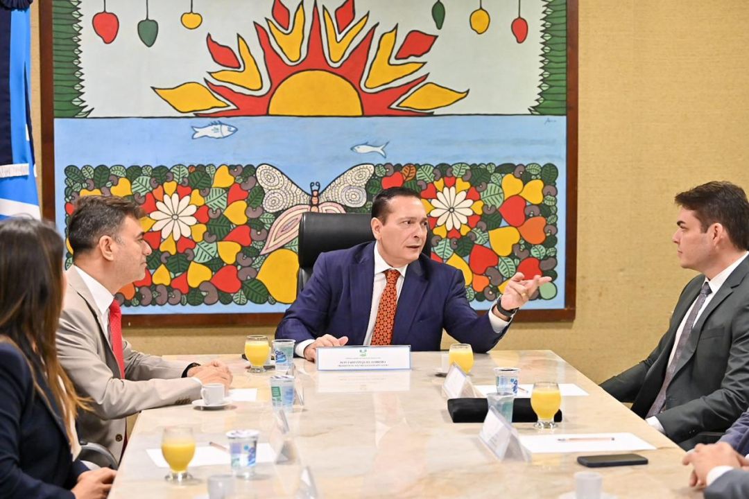 09/07/2025 - Entrega de Título de Cidadão Parnamirinense ao deputado Ezequiel Ferreira - Foto 2