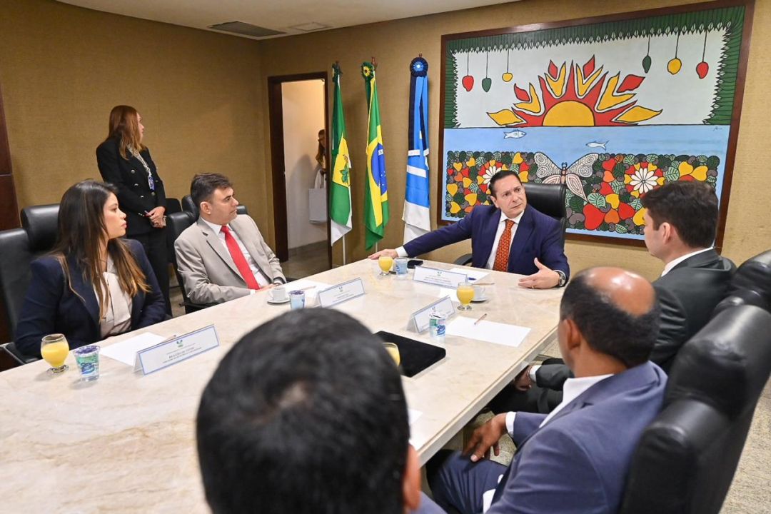 09/07/2025 - Entrega de Título de Cidadão Parnamirinense ao deputado Ezequiel Ferreira - Foto 7