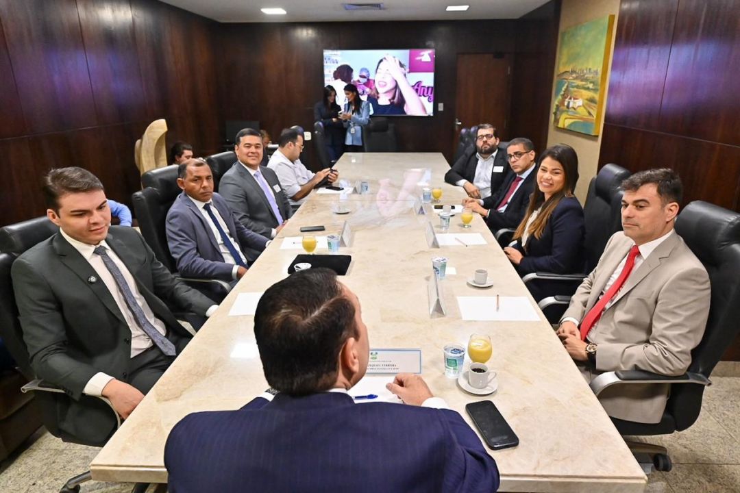 09/07/2025 - Entrega de Título de Cidadão Parnamirinense ao deputado Ezequiel Ferreira - Foto 8