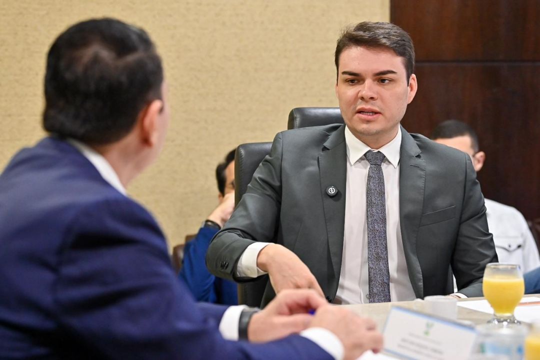 09/07/2025 - Entrega de Título de Cidadão Parnamirinense ao deputado Ezequiel Ferreira - Foto 13