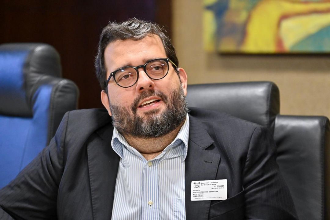 09/07/2025 - Entrega de Título de Cidadão Parnamirinense ao deputado Ezequiel Ferreira - Foto 18