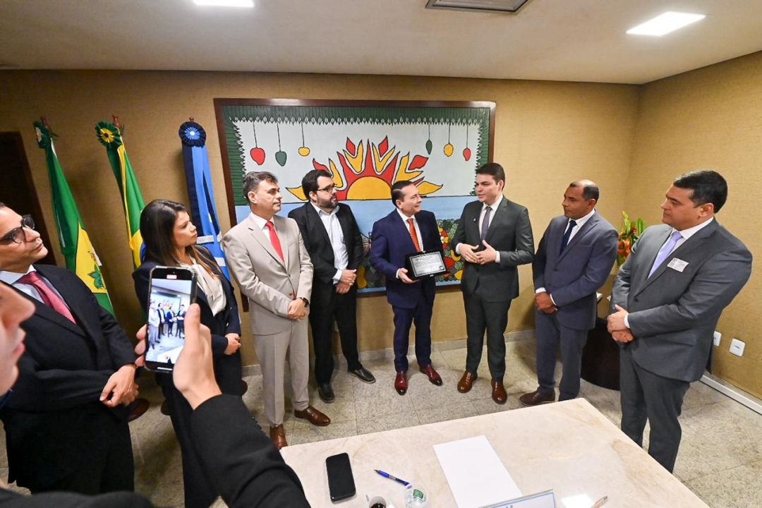 09/07/2025 - Entrega de Título de Cidadão Parnamirinense ao deputado Ezequiel Ferreira - Foto 22