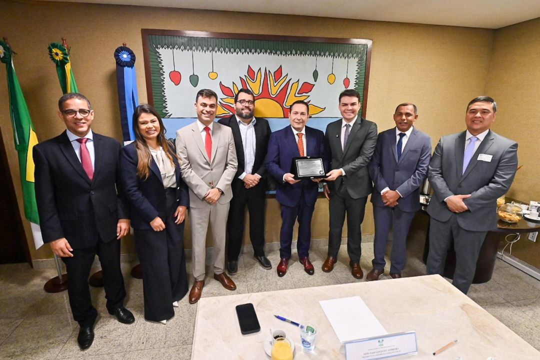 09/07/2025 - Entrega de Título de Cidadão Parnamirinense ao deputado Ezequiel Ferreira - Foto 29
