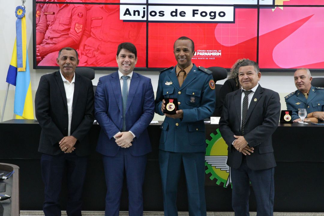 20.08.2025 | Sessão Solene Comenda do Mérito Anjos de Fogo - Foto 16