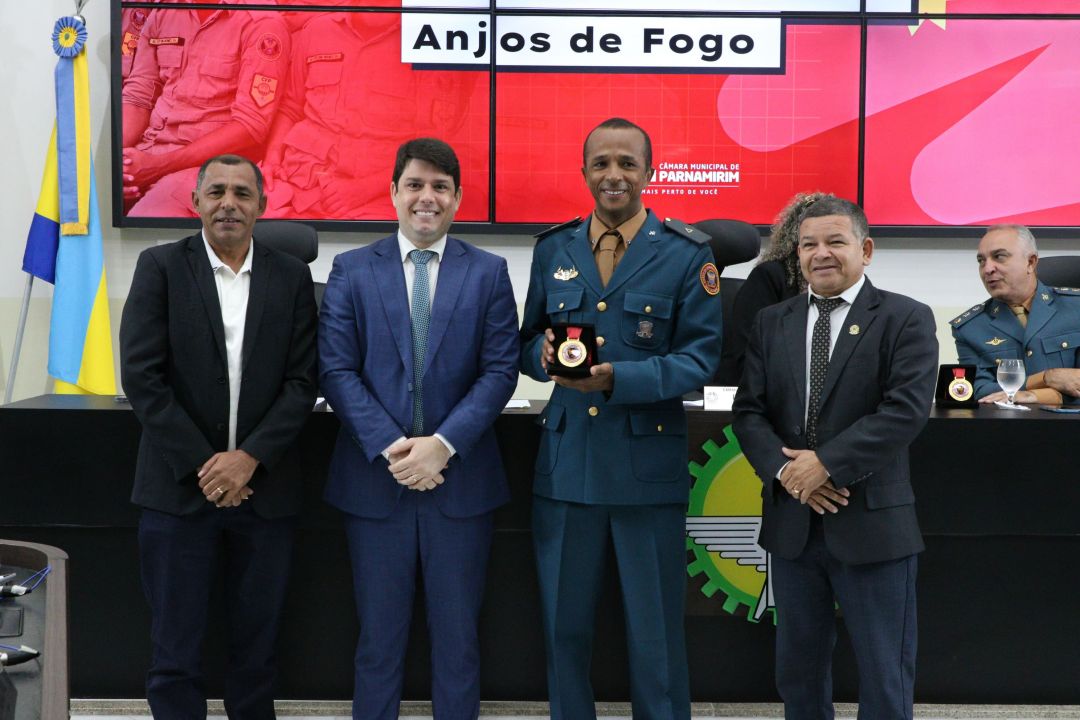 20.08.2025 | Sessão Solene Comenda do Mérito Anjos de Fogo - Foto 17