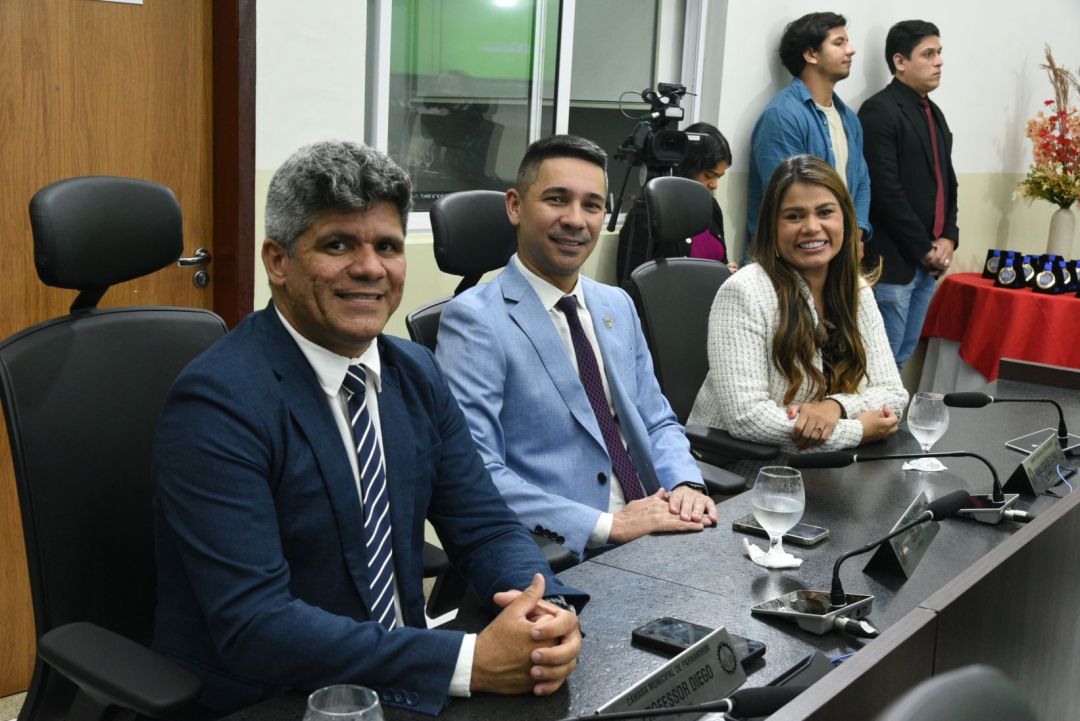 21.08.2025 | Sessão solene comenda Dr. Mário Medeiros - Foto 14