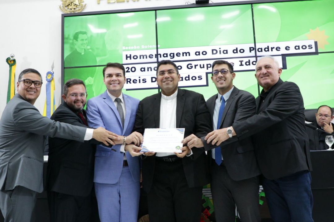 29.08.2025 | Sessão solene em homenagem ao Dia do Padre (04/08) - Foto 19