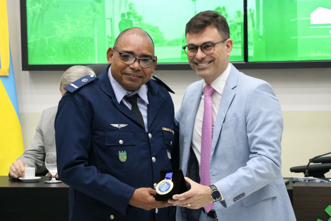 08.10.2025 | Sessão solene dos 60 anos do CLBI - Foto 31