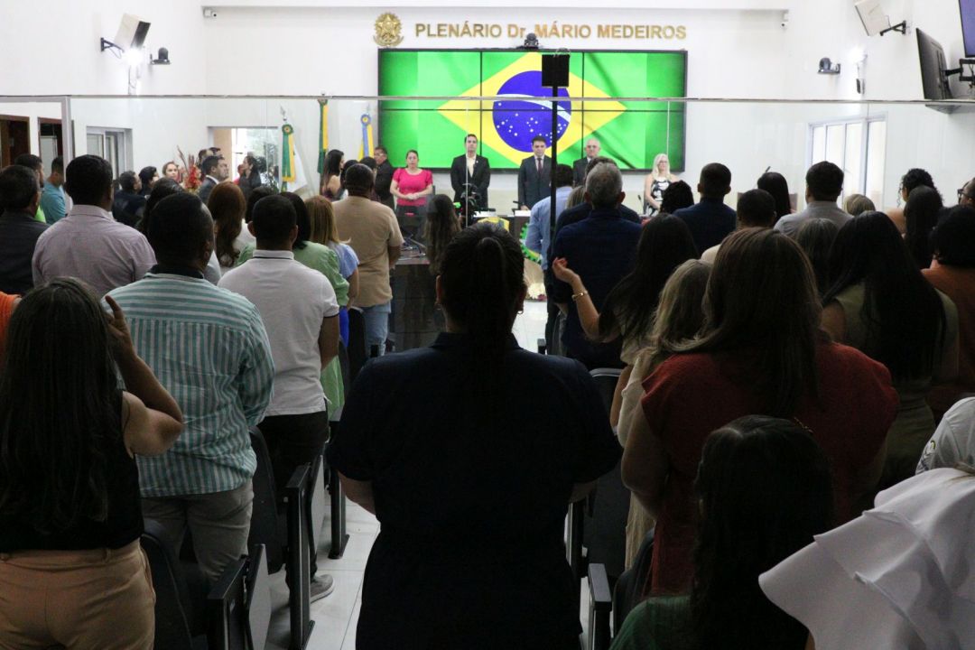 10.10.2025 | Sessão Solene - Comenda Julieta Azevedo e Tiago Ponciano - Foto 8