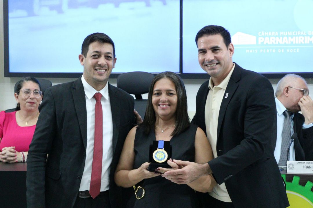 10.10.2025 | Sessão Solene - Comenda Julieta Azevedo e Tiago Ponciano - Foto 62