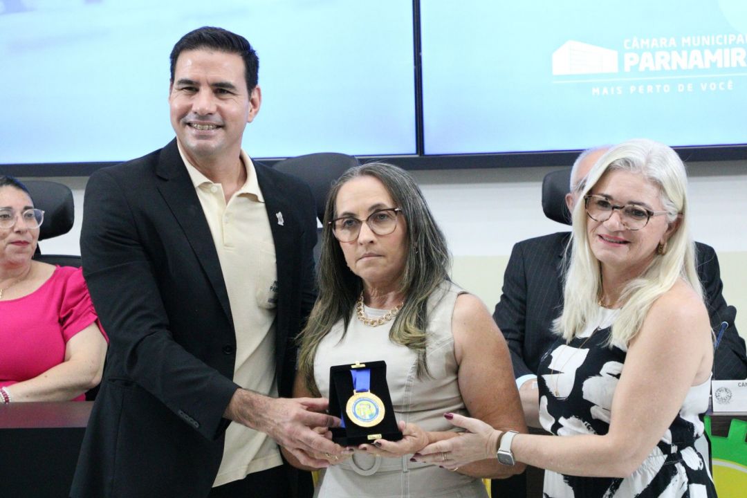 10.10.2025 | Sessão Solene - Comenda Julieta Azevedo e Tiago Ponciano - Foto 65