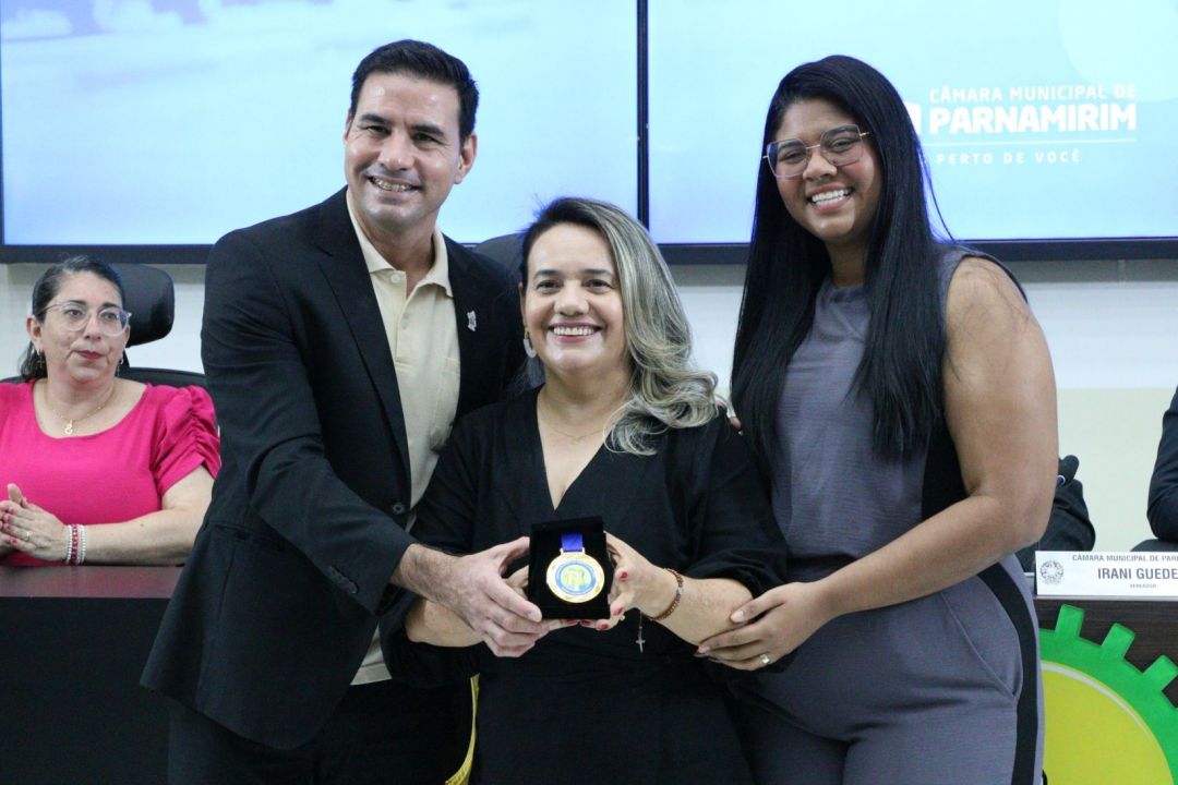 10.10.2025 | Sessão Solene - Comenda Julieta Azevedo e Tiago Ponciano - Foto 71