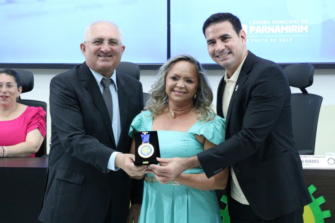 10.10.2025 | Sessão Solene - Comenda Julieta Azevedo e Tiago Ponciano - Foto 79