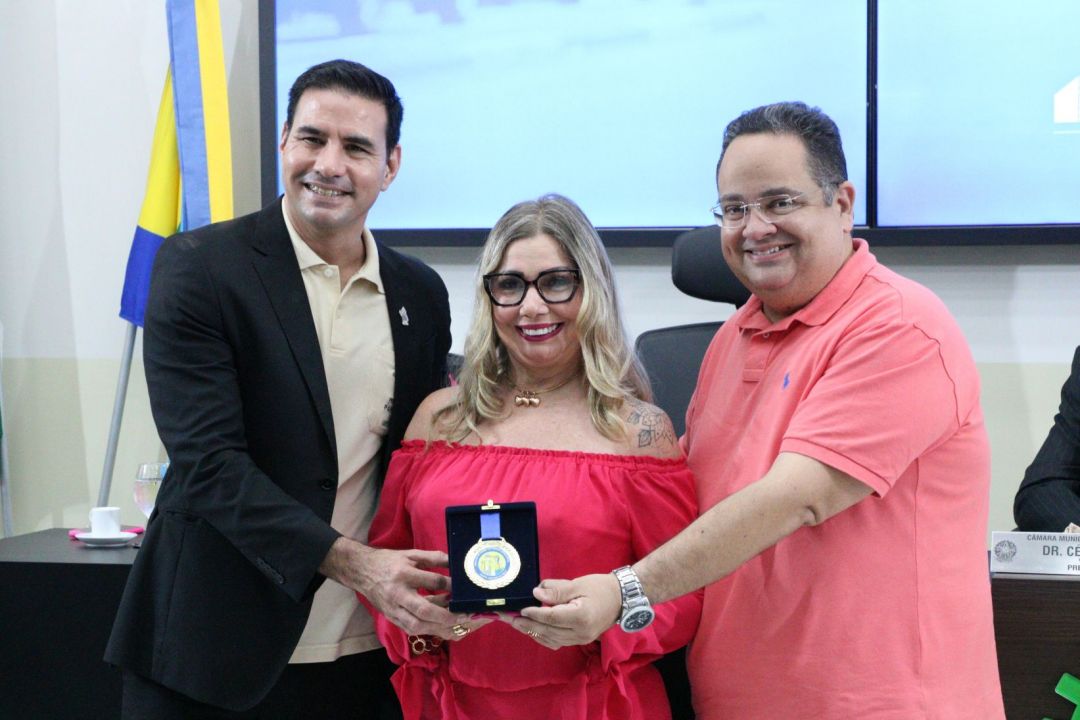 10.10.2025 | Sessão Solene - Comenda Julieta Azevedo e Tiago Ponciano - Foto 86