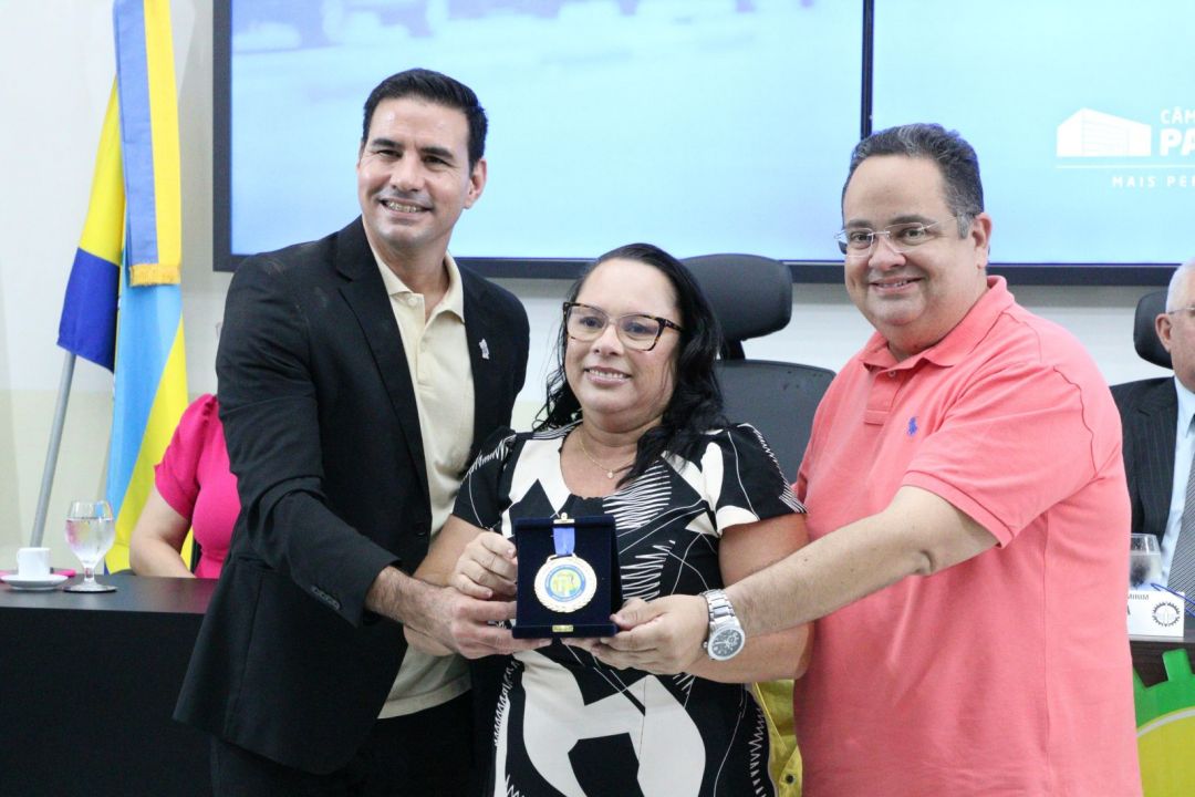 10.10.2025 | Sessão Solene - Comenda Julieta Azevedo e Tiago Ponciano - Foto 89